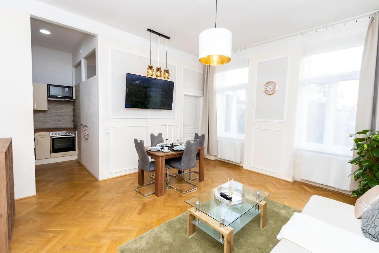 SISSI new luxurious apartment near Schönbrunn&Westbahnhof Wien