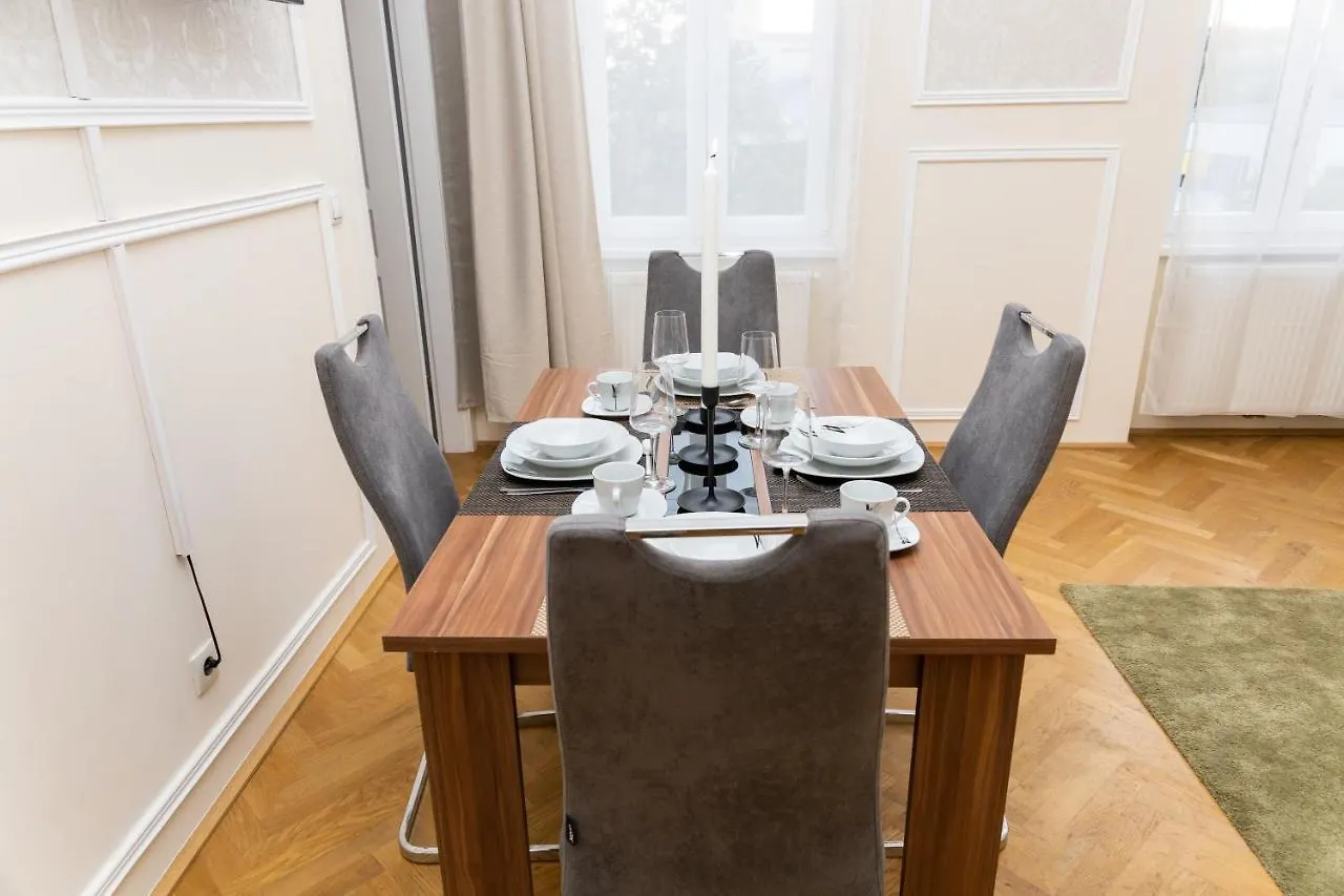 SISSI new luxurious apartment near Schönbrunn&Westbahnhof Wien