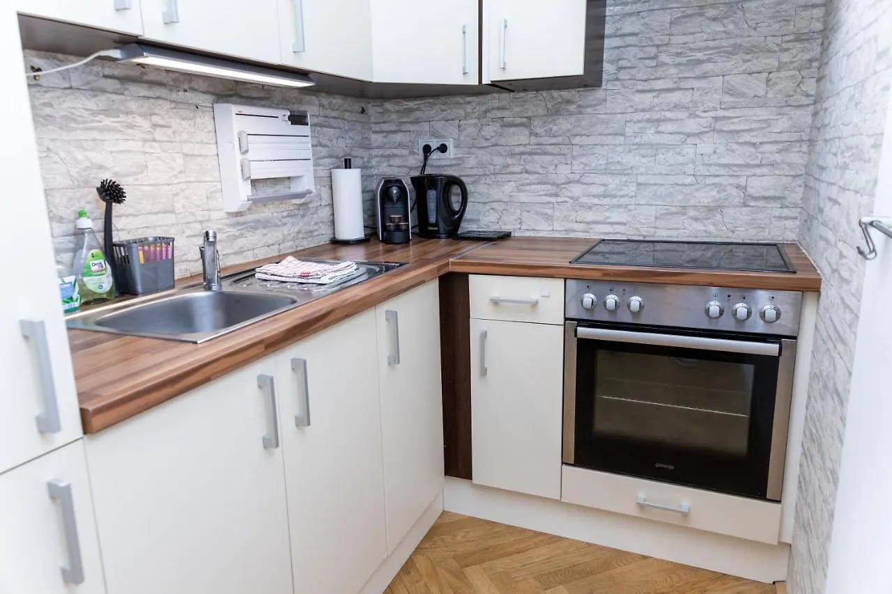 SISSI new luxurious apartment near Schönbrunn&Westbahnhof Wien