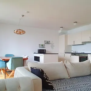 Apartment Near Lake Two Bedroom Duplex, Wien