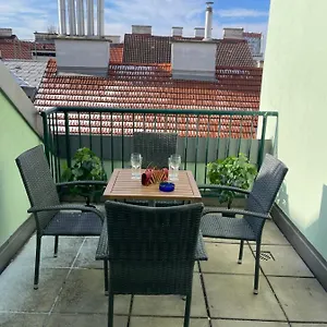 Apartment Dachterrasse Fuer 4 Personen, Wien